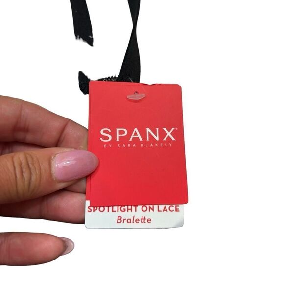 Brand new with Tags Spanx Spotlight on Lace Bralette Black Size XS - Picture 3 of 10